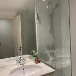 Kwatera prywatna Private Bedrooms In A Shared House Without An Elevator In Bairro Alto *