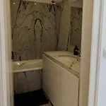 Private Bedrooms In A Shared House Without An Elevator In Bairro Alto Privatunterkunft Lissabon