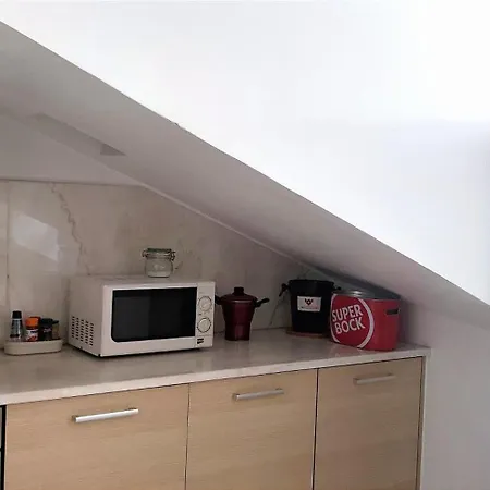 Private Bedrooms In A Shared House Without An Elevator In Bairro Alto Lizbona
