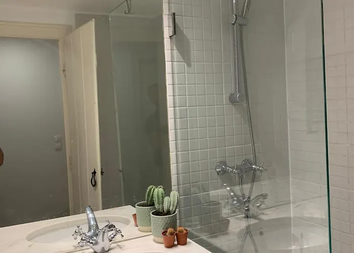 Quarto em Acomodações Particulares Private Bedrooms In A Shared House Without An Elevator In Bairro Alto *