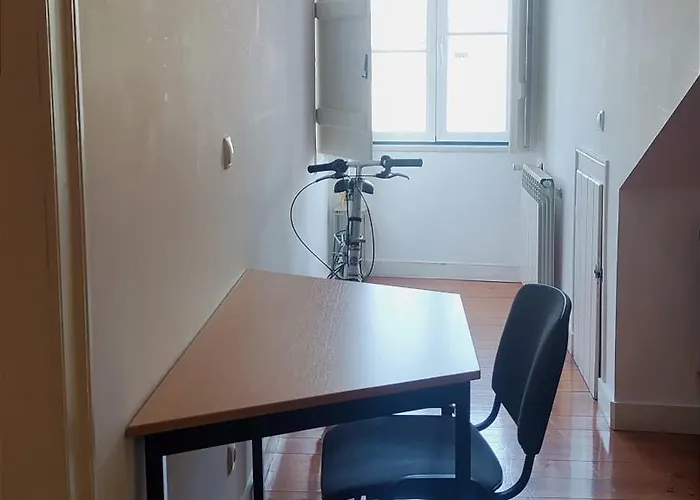 Private Bedrooms In A Shared House Without An Elevator In Bairro Alto Quarto em Acomodações Particulares