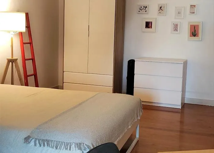 Quarto em Acomodações Particulares Private Bedrooms In A Shared House Without An Elevator In Bairro Alto Lisboa