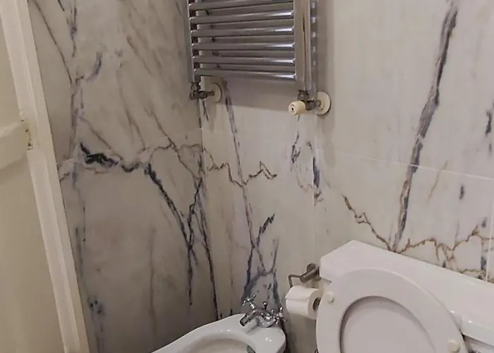 Quarto em Acomodações Particulares Private Bedrooms In A Shared House Without An Elevator In Bairro Alto *