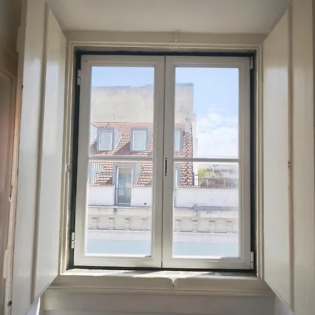 Private Bedrooms In A Shared House In Bairro Alto *