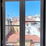 Private Bedrooms In A Shared House Without An Elevator In Bairro Alto Alloggio in famiglia *