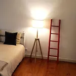 Private Bedrooms In A Shared House Without An Elevator In Bairro Alto Alloggio in famiglia Lisbona